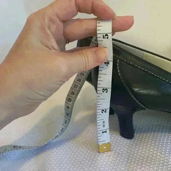 Anne Klein Black Heels - Picture 12 of 14